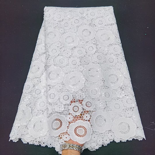 Bridal Lace lanserer ny kolleksjon av elegante og tidløse bryllupstilbehør