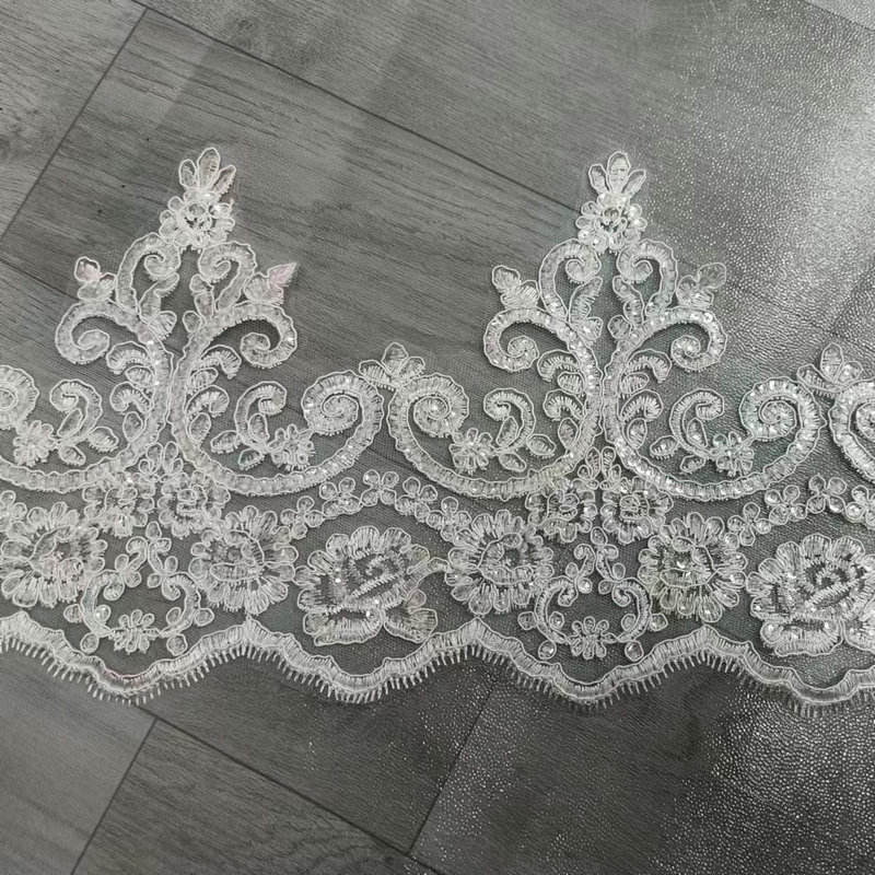 Luksuriøs hvit brudes fransk blonder brodert brudesnørtrim til brudekjole